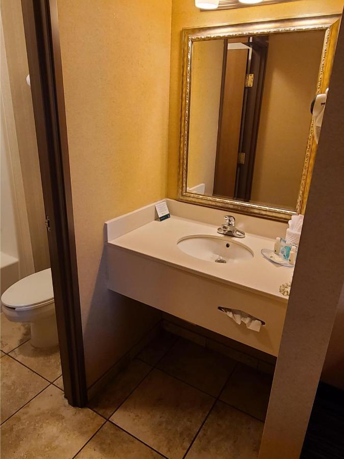 Quality Inn & Suites Wellington - Fort Collins Экстерьер фото